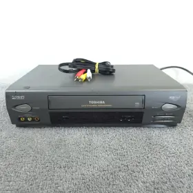 W-685 Toshiba Vcr Hi-fi Video Cassette Recorder Vhs Player Vintage Works