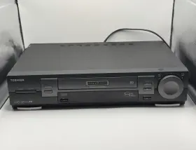 W-706 Toshiba Vhs Vcr Player 6 Head Tested Power On For Parts Repair