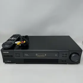 W-727 Toshiba 4 Head Hi-fi Vcr Vhs Player Recorder Remote Av Cables - Tested