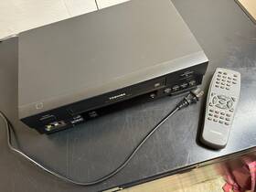 Toshiba W515 Vintage Model Vcr Vhs Tape Player Recorder Working With Remote