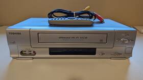 Toshiba W525 4 Head Hi-fi Vcr And Remote Tested Works Good