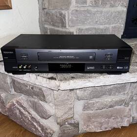 Toshiba W612 W-612 4-head Vhs Player Video Cassette Recorder Tested/no Remote