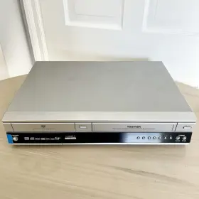 Xa14x05675 Toshiba D-vr3su Vcr Dvd Cd Combo Player Recorder Hi-fi Vhs Cassette - For Parts