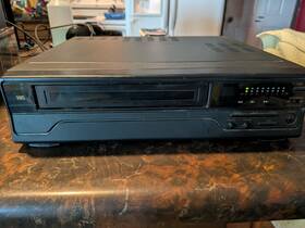 Vhs Vcp101 Curtis Mathes Player For Parts Or Repair Powers On Briefly