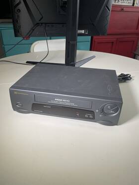 Westinghouse Wvcr-8015rw White-westinghouse Vintage 4 Head Vcr Player - Used Turns On