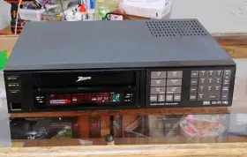 Vr2220 Zenith 2235 Vtg 1980s Video Recorder Vhs Hi-fi Stereo Hq Vcr - Vfd Level Meter