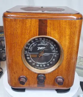 5s220 Zenith 1938 Tube Radio Serviced Read Description
