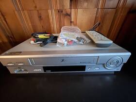 Zenith Vc442 Vcs442 Hi Fi Vhs Vcr Player With Remote Av Cable Usb/av Adapter