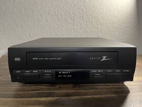 Zenith Vcp353 Vhs Video Cassette Player Compact Ac/dc New No Box Never Used