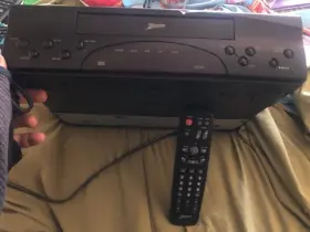 Vr2106-01 Zenith Vhs Vcr Recoder/player