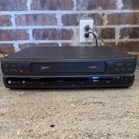 Zenith Vr4155 Vintage Model Vcr Vhs Recorder Player Tested Working- No Remote