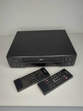Zenith Vr4205hf Vcr Player Recorder Vhs With 2 Remotes Read Desc Eject Issue