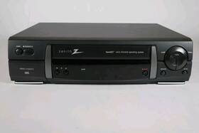Zenith Vrb422 Vhs Vcr 4 Head Player/recorder Vrb-422 - Tested And Working No Remote