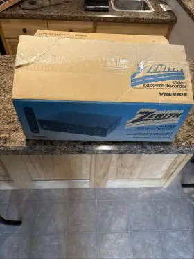Vrc4105 Zenith 4 Head Vcr Video Recorder Vhs Player - With Universal Tested Vrc4105 Zenith 4 Head Vcr Video Recorder Vhs Player - With Universal Tested