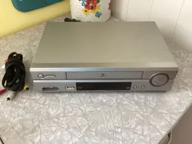 Vre4222 Zenith Vcr Vhs Player No Remote Tested Working Video Cassette