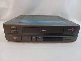 Zenith Vrm4120 Vcr Model# Auto Head Cleaner 181 Channels Powers On But Untested