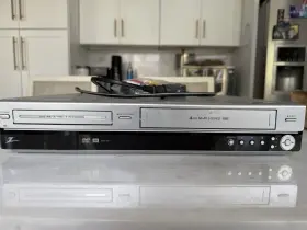 Zry-316 Zenith Dvd Recorder/vcr Combo With Multi Format Capability No Remote