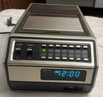 Rare Vintage Magnavox Top Loading Vcr Model VK8262BRO1 For Parts Only Powers. Price: $99.99.