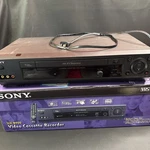 Sony SLV-N900 Vcr Vhs Player 4-HEAD Hi-fi Stereo No Remote Cables With Box Used. Price: $70.00.